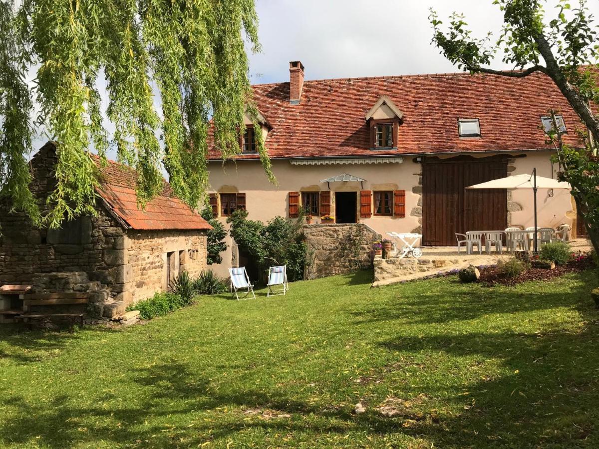 הוילה Oye Gite Le Mur Magnifique Longere Au Bourgogne-Du-Sud מראה חיצוני תמונה